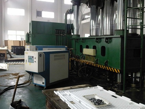 復(fù)合材料模溫機(jī)，玻璃鋼成型模具溫度控制機(jī)，炭纖維成型模溫機(jī)